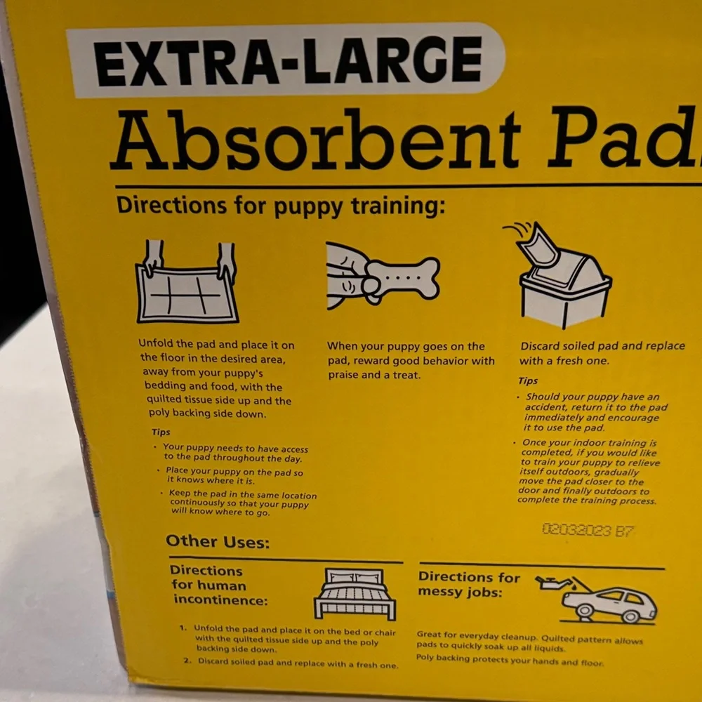 Kirkland Signature Extra-Large Absorbent Pads only a couple pads missing 1 pack.